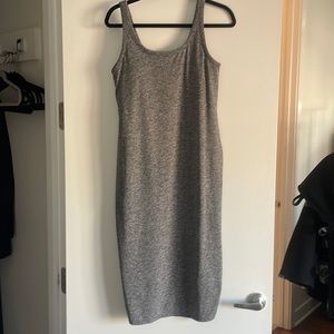 Vuori Essential Dress